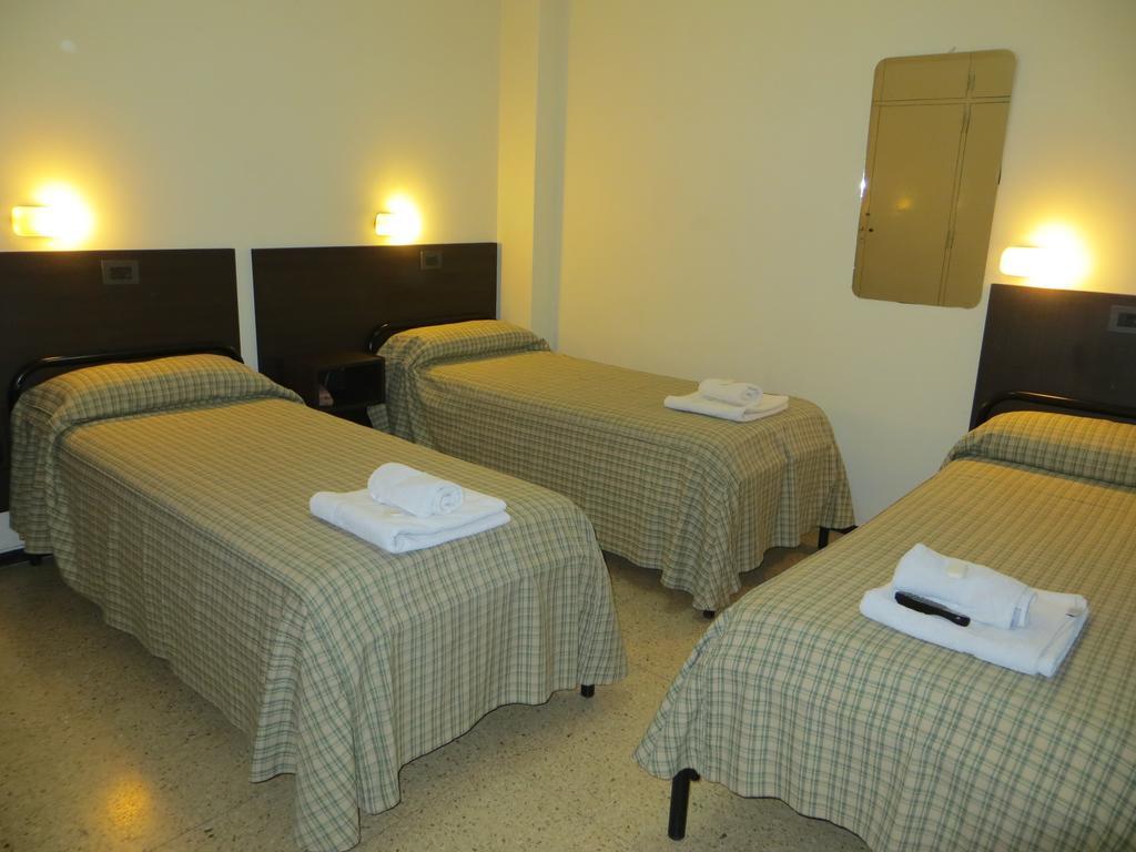 Hotel Margal เมนโดซา ภายนอก รูปภาพ
